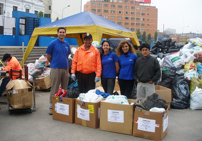 2007 - CAMPAÑA ABRIGA UN CORAZÓN